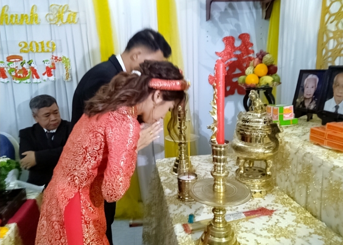 Thuê cha mẹ giả
